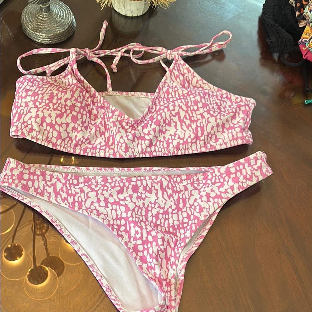 SHEIN Pink and White Patterned Bikini